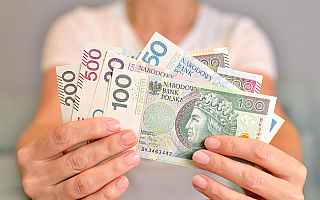 ZUS wypłacił setki milionów złotych na programy socjalne w 2022 roku